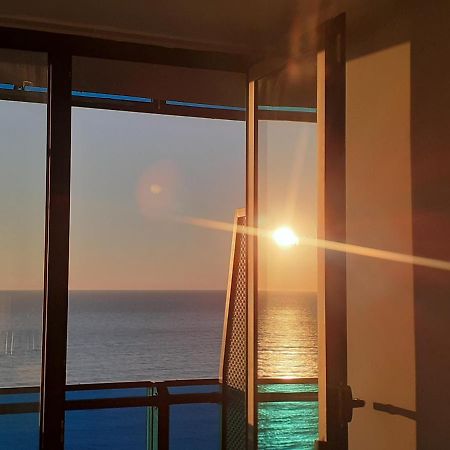 Only Front Sea View, No Side View, Wonderful Panorama, High Floor, Location Guarantee Aparthotel Batumi Kültér fotó