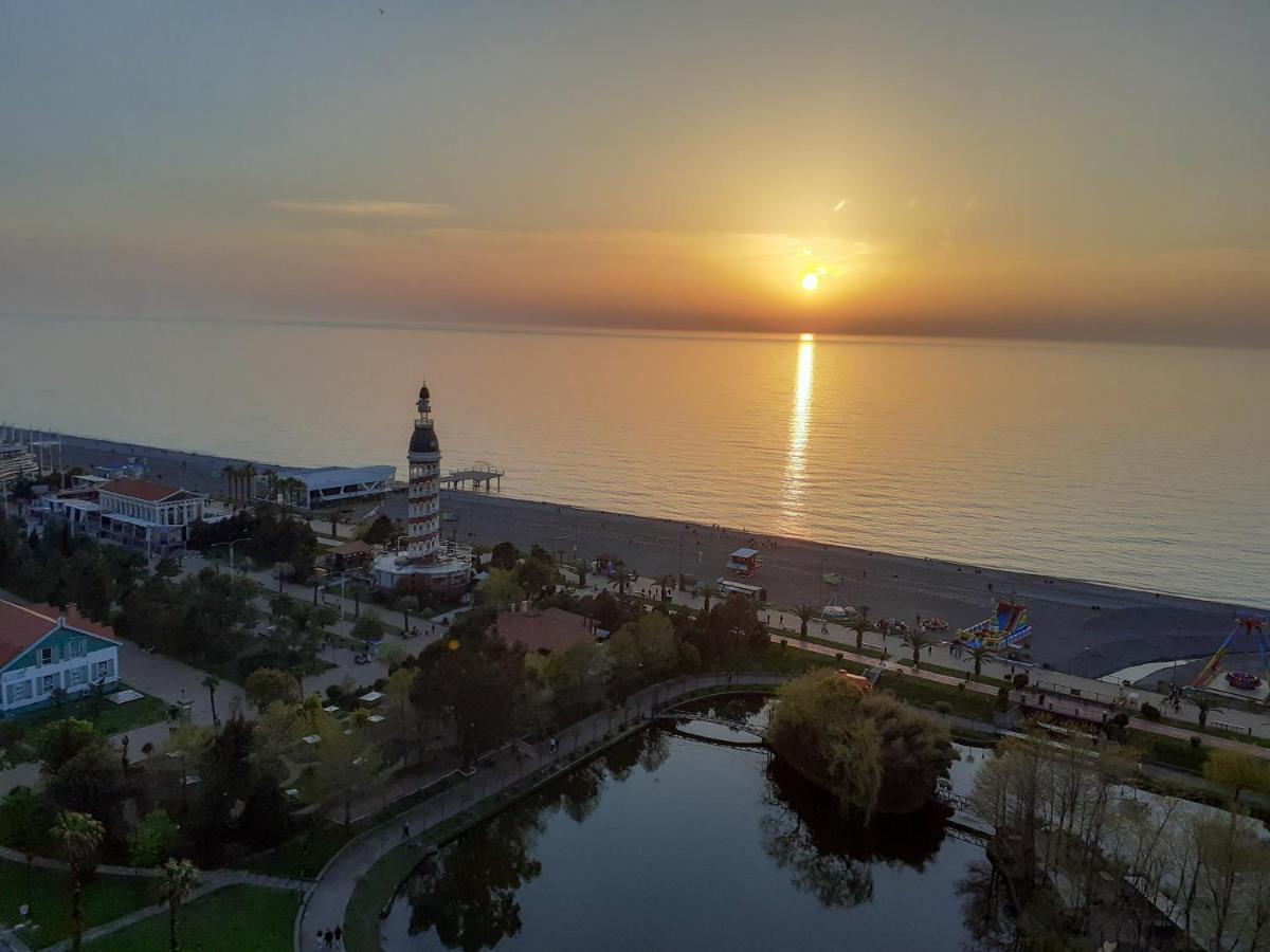 Only Front Sea View, No Side View, Wonderful Panorama, High Floor, Location Guarantee Aparthotel Batumi Kültér fotó