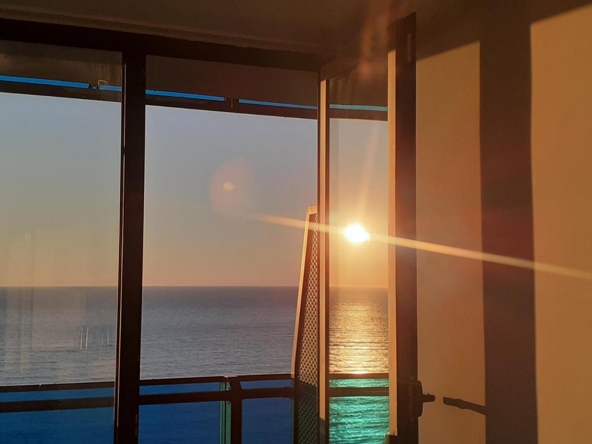 Only Front Sea View, No Side View, Wonderful Panorama, High Floor, Location Guarantee Aparthotel Batumi Kültér fotó