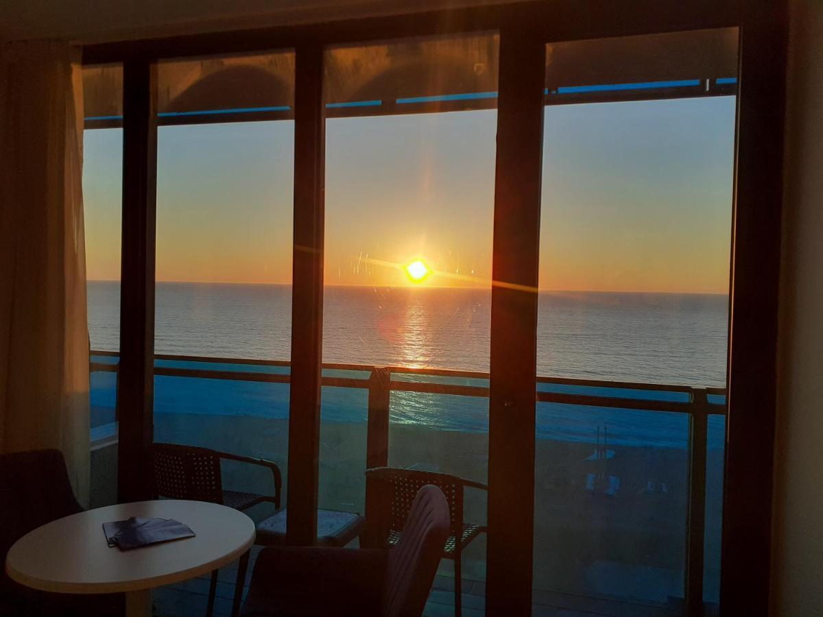 Only Front Sea View, No Side View, Wonderful Panorama, High Floor, Location Guarantee Aparthotel Batumi Kültér fotó