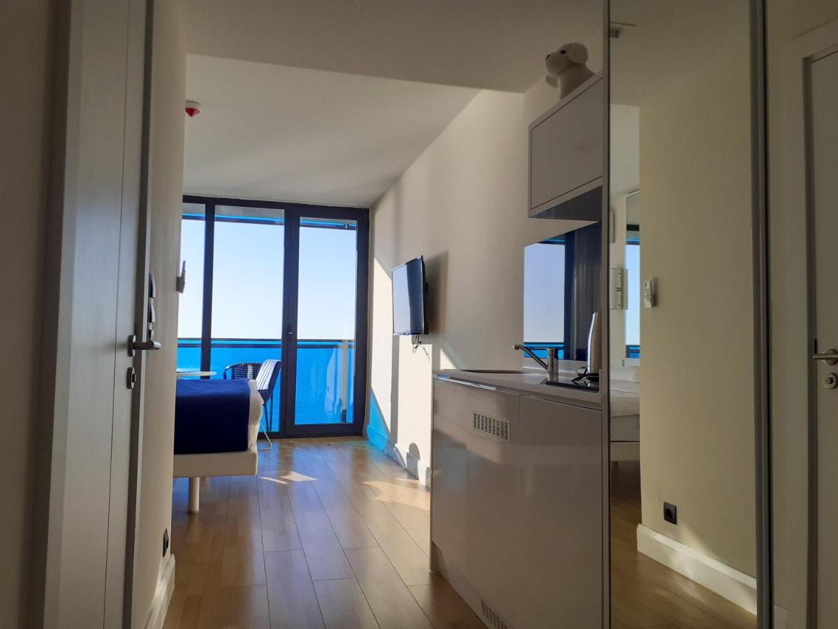 Only Front Sea View, No Side View, Wonderful Panorama, High Floor, Location Guarantee Aparthotel Batumi Kültér fotó